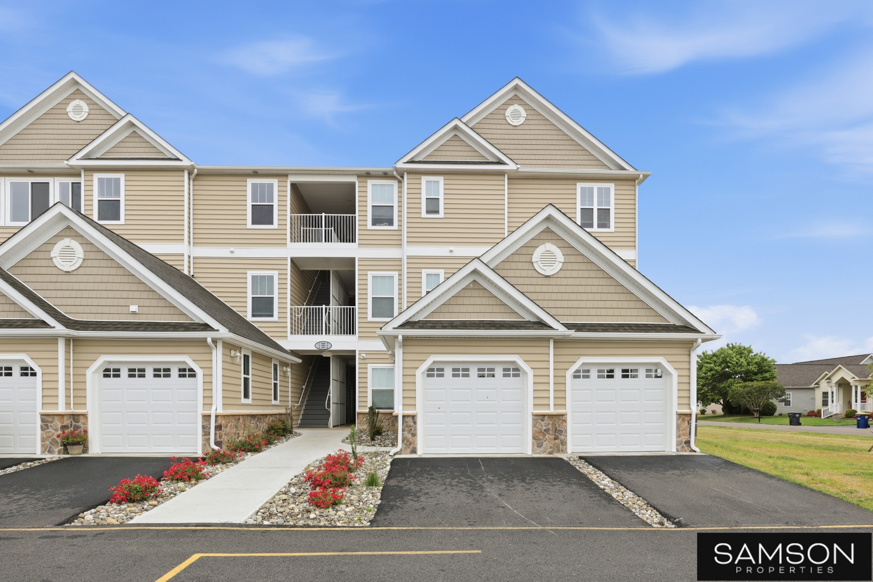 5002 Pebble Lane East - 1